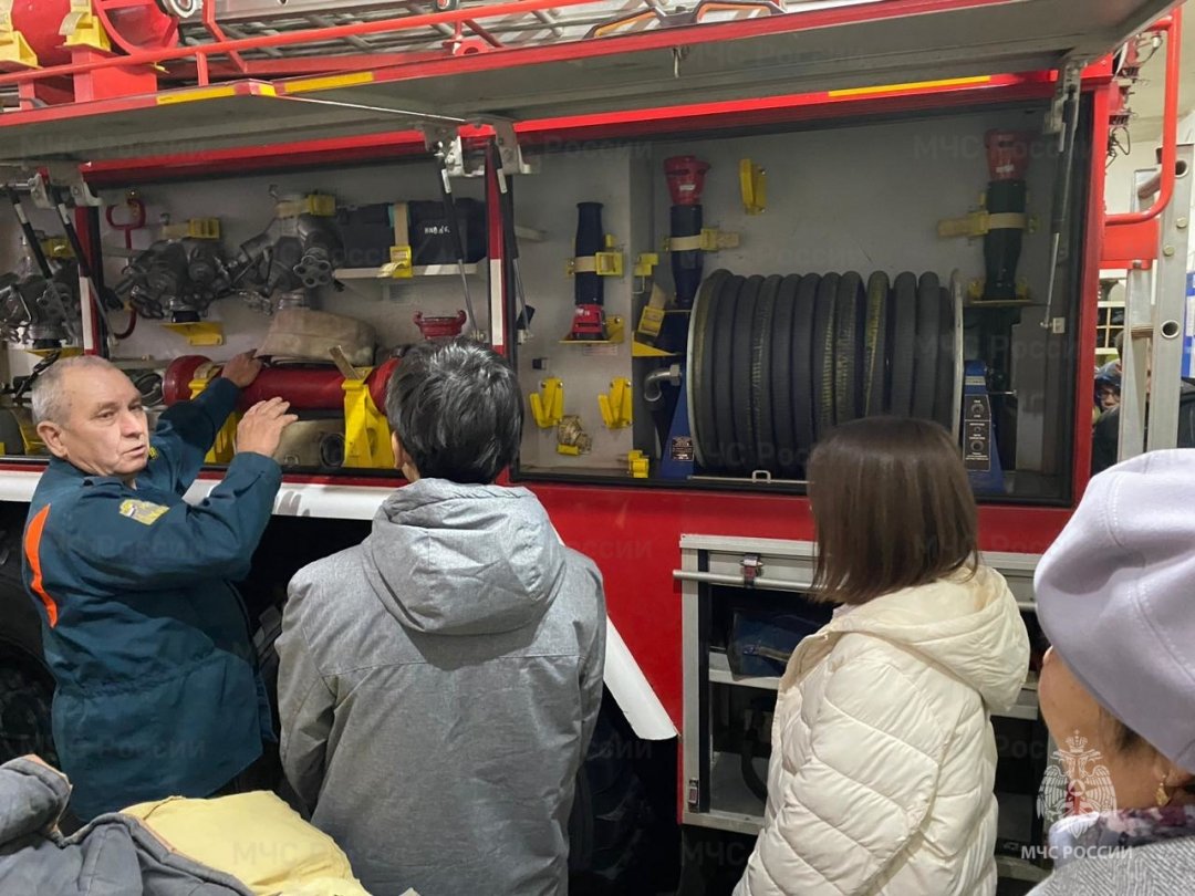Школьники села Асекеево познакомились с работой пожарных